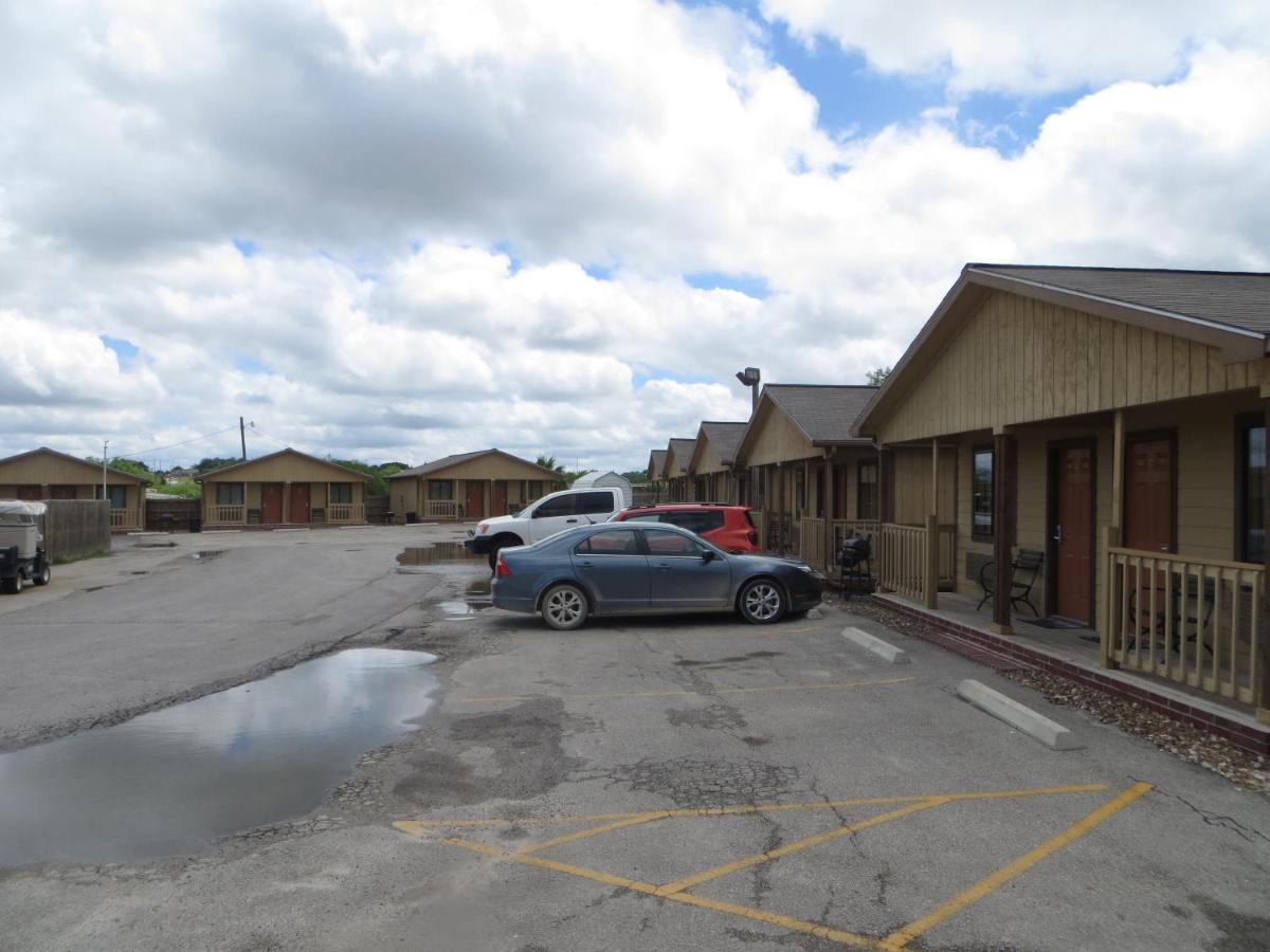 Kenedy Country Inn Екстериор снимка