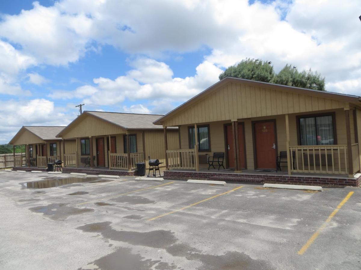 Kenedy Country Inn Екстериор снимка